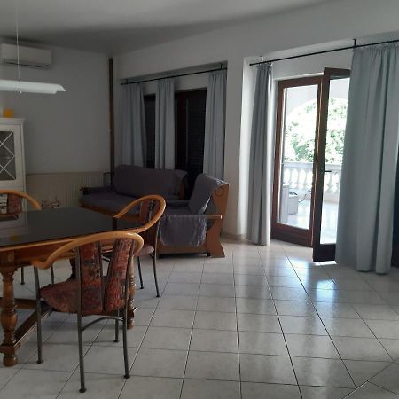 Apartment Nevija E Natale Opric エクステリア 写真