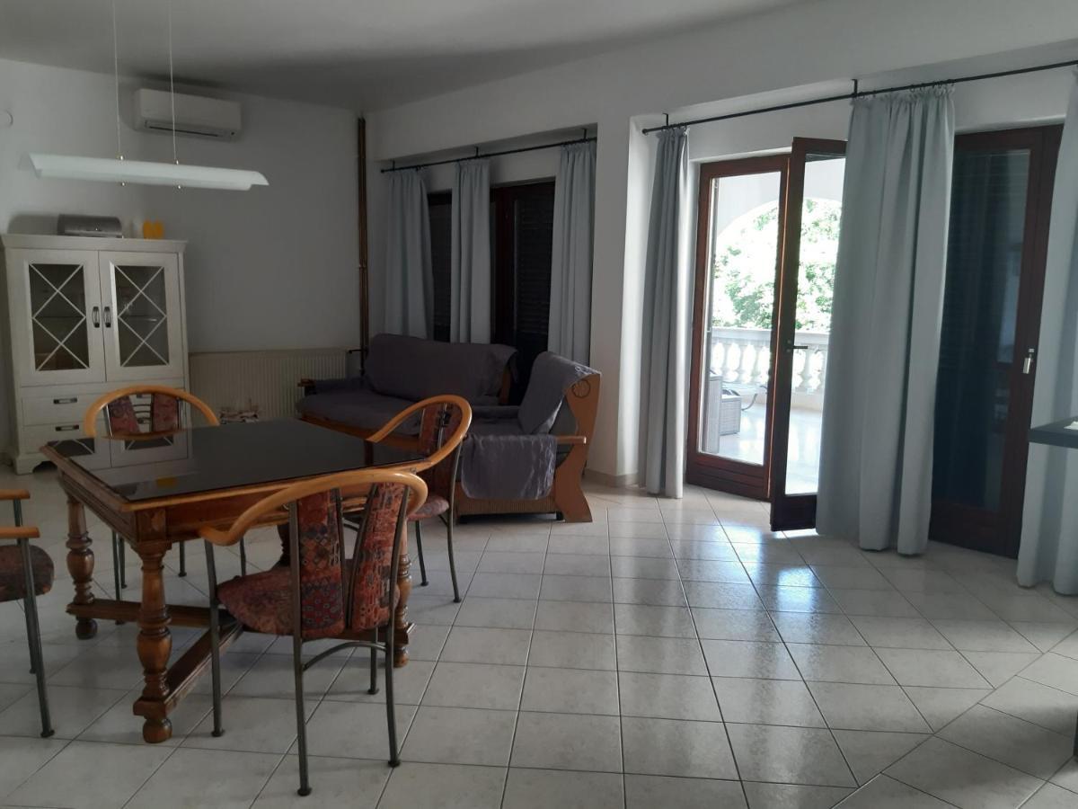 Apartment Nevija E Natale Opric エクステリア 写真